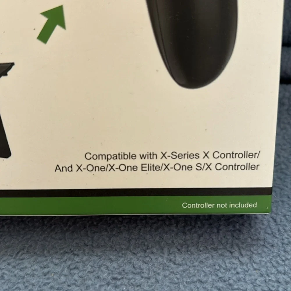 Play / charge kit for Xbox controller